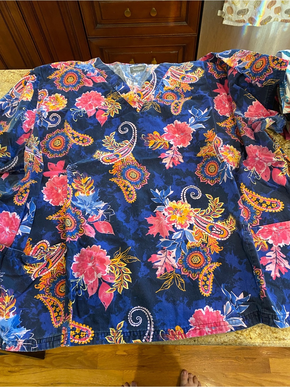 UA paisley print scrub top size 4X